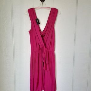 Express 🌞0136 Women's Dress Fuchsia Pink NWT Sz M Sleeveless V-neck 100%Rayon